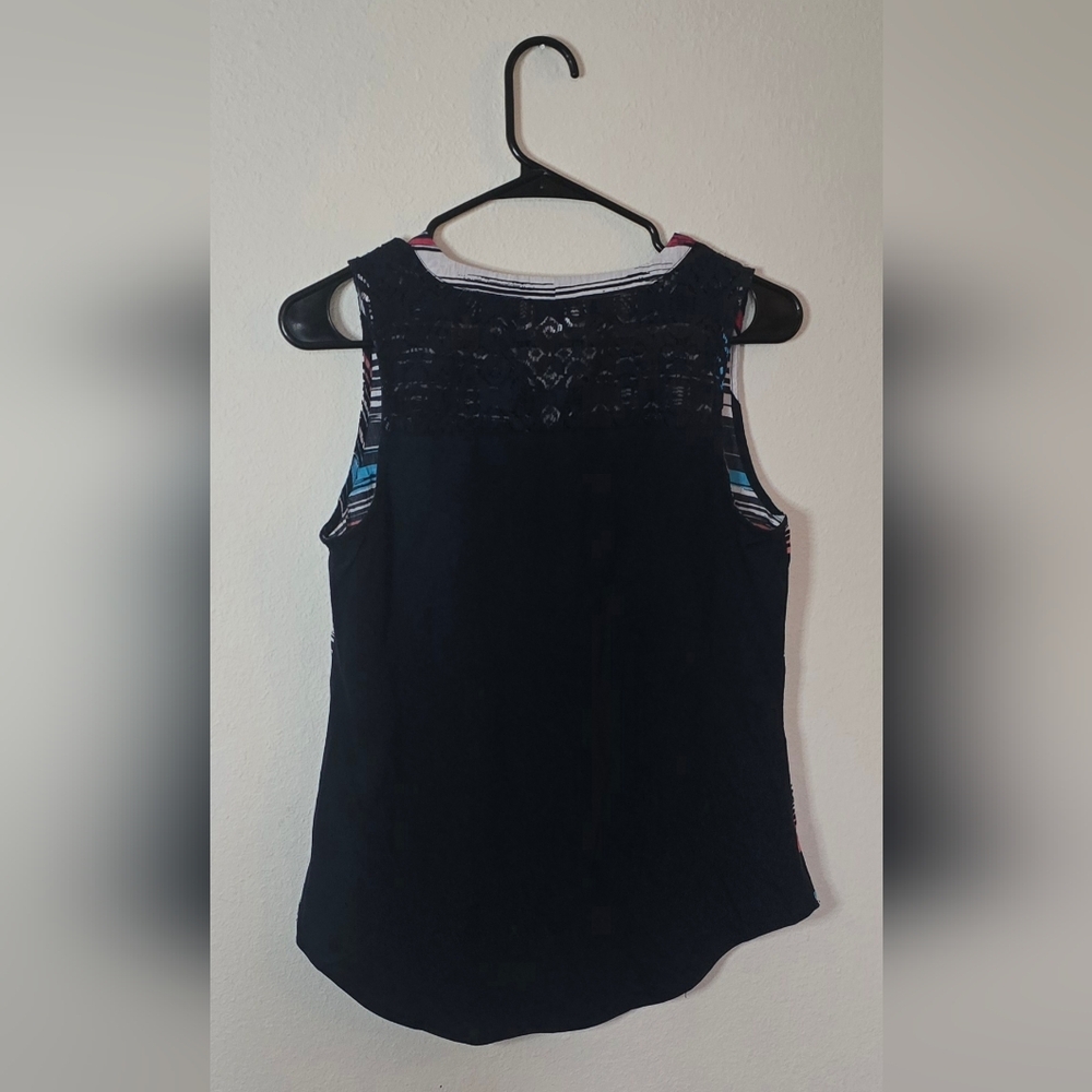 Van Heusen Sleeveless Blouse Black White Print Lightweight Office Top Size XS - Picture 2 of 5